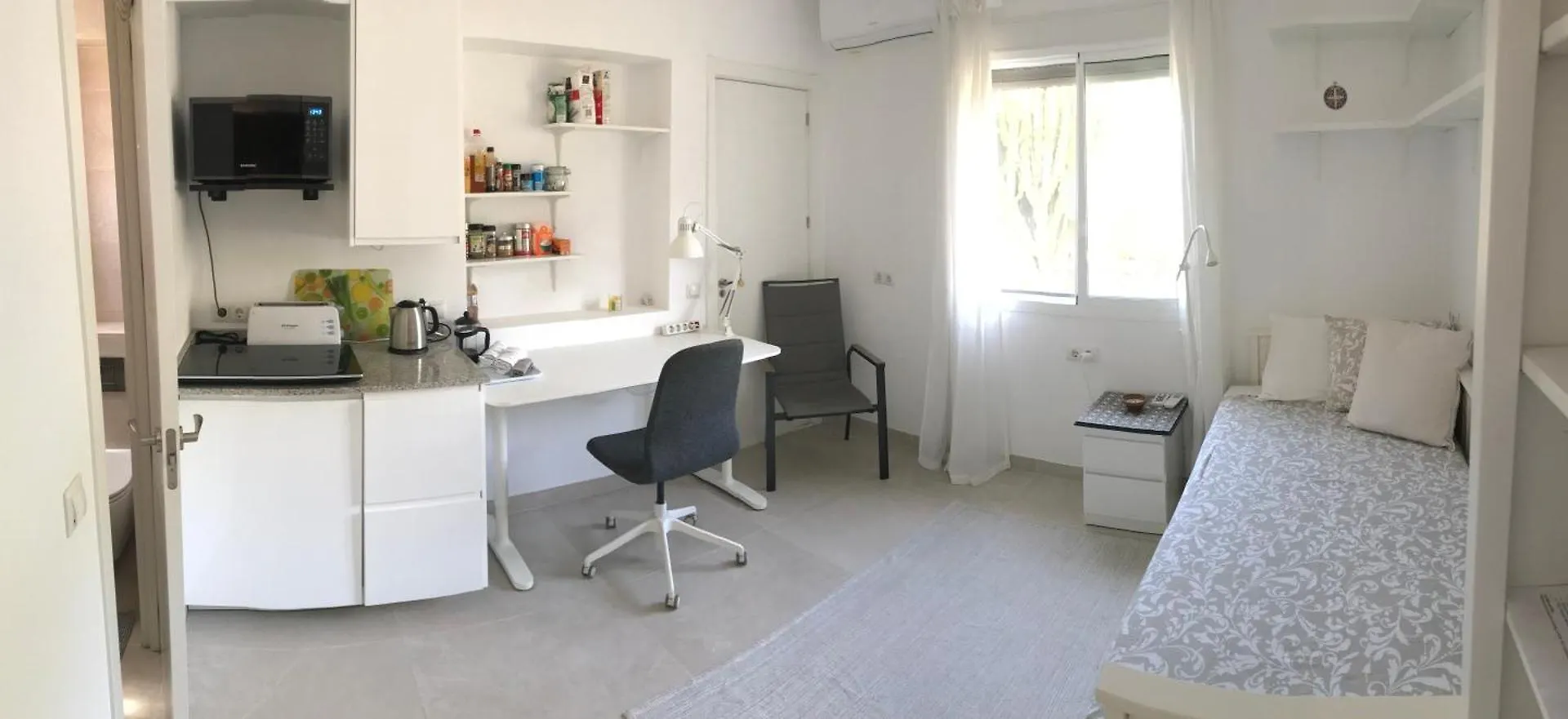 Studio Views Apartment, Cortijo Fruitful Hills Malaga Apartment