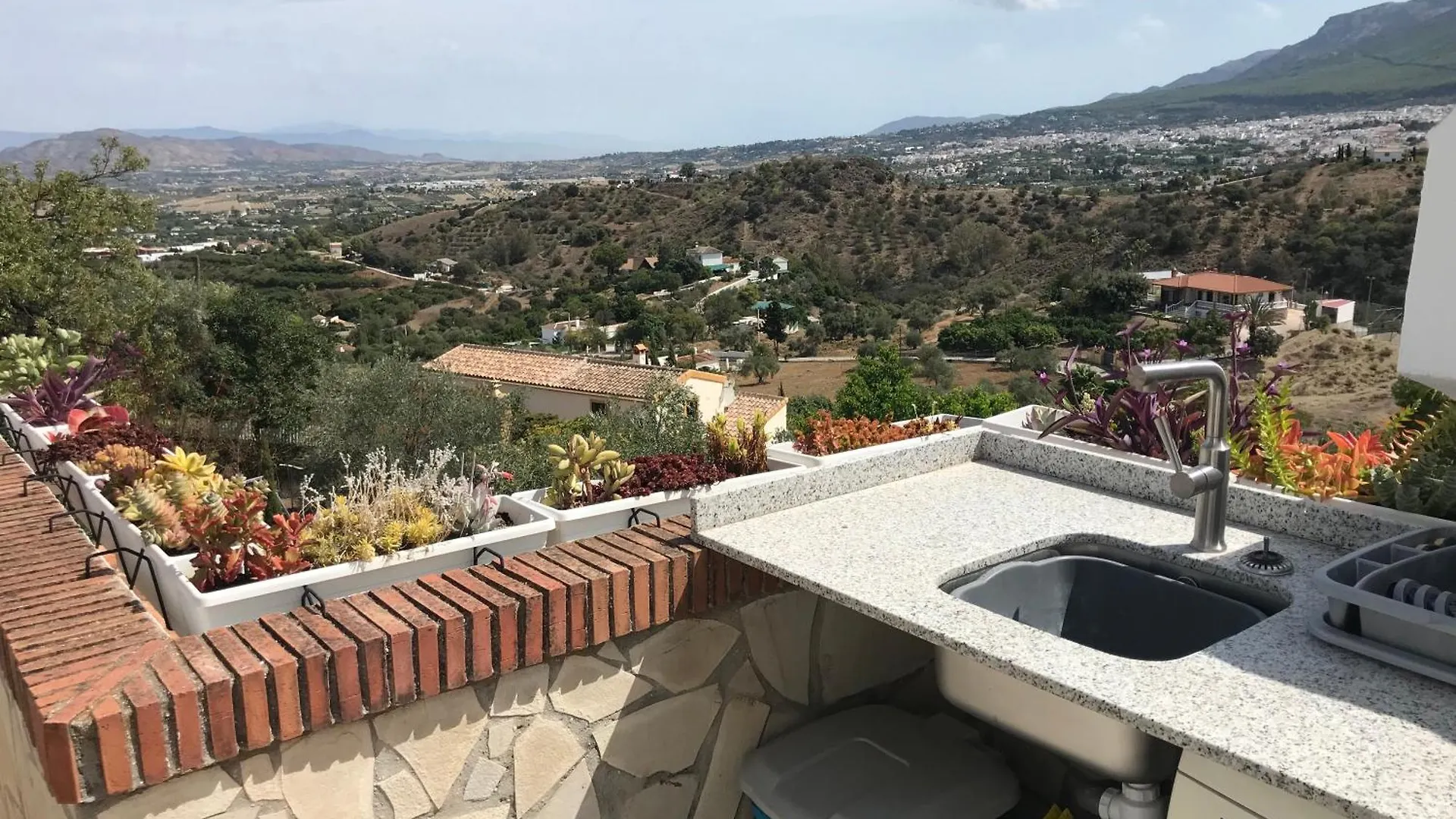 Apartment Studio Views Apartment, Cortijo Fruitful Hills Malaga