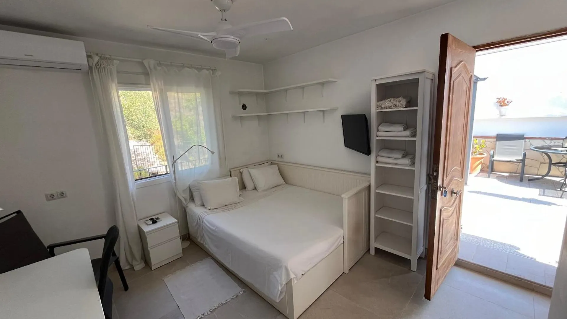 Studio Views Apartment, Cortijo Fruitful Hills Malaga